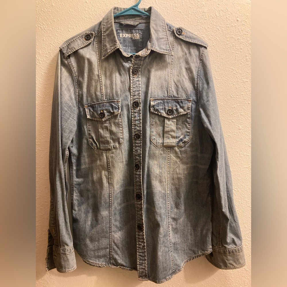 Express Men’s Faded Denim LS Shirt (2009) SMALL